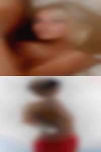 Pussy nude in deer stand.
